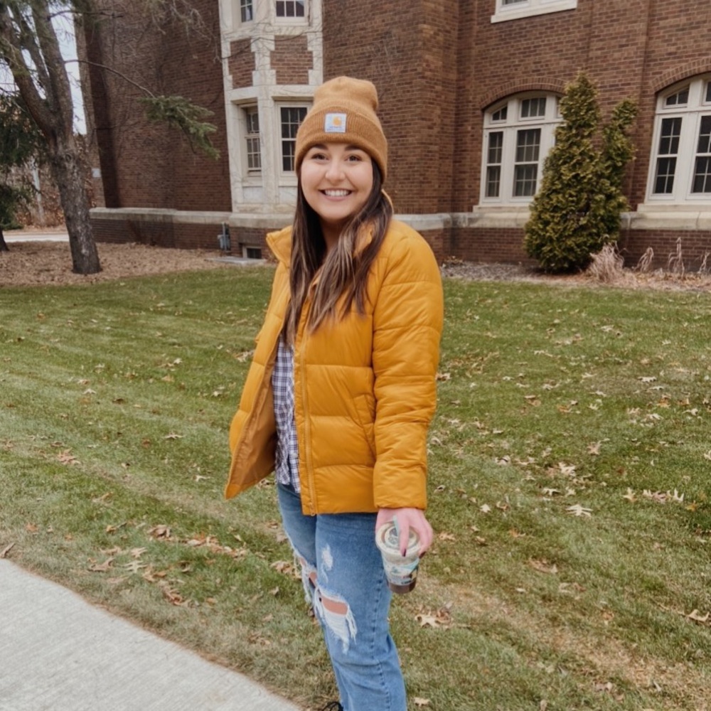 Meet your Posher, Alexis